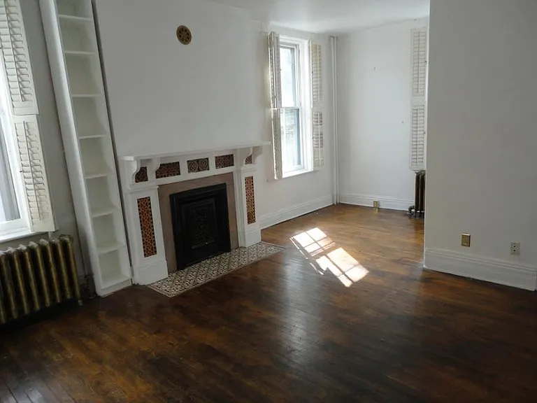 604 Madison Ave #2R — Photo 2