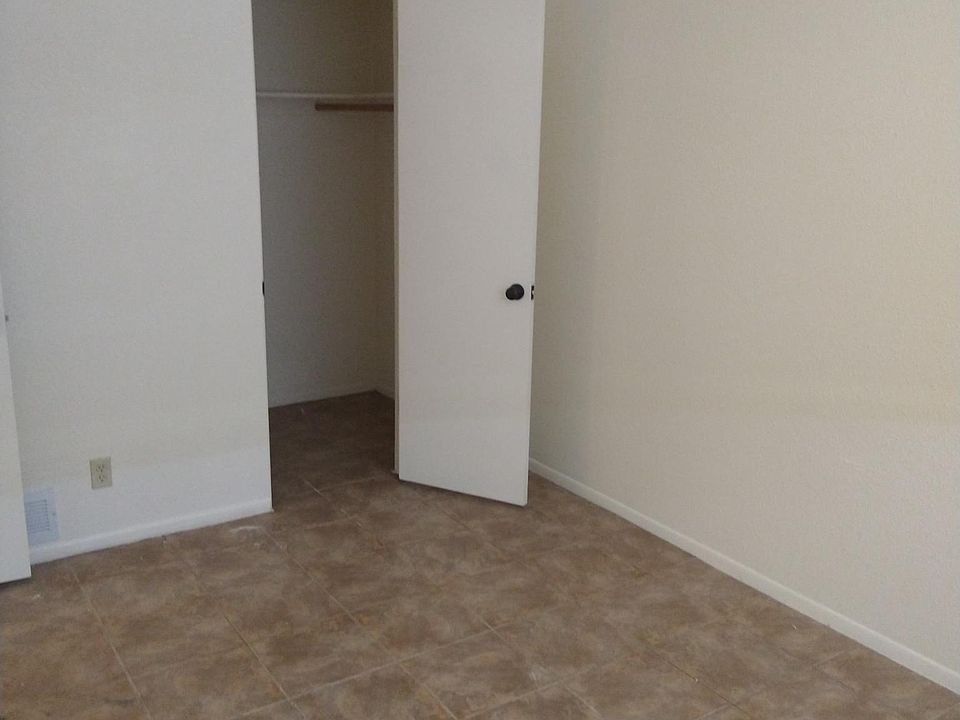 2nd image of 2333 E Glenn St