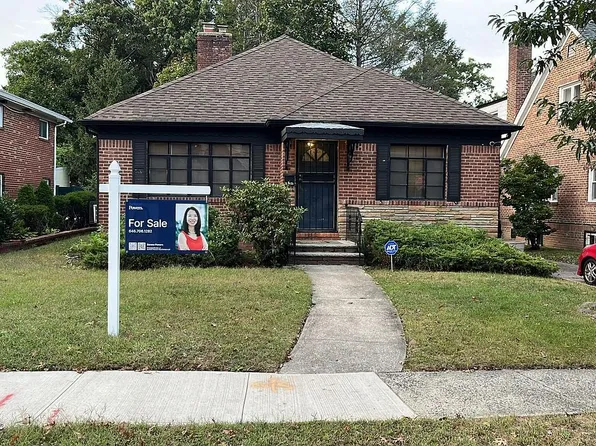 18219 Dalny Rd, Jamaica, NY 11432