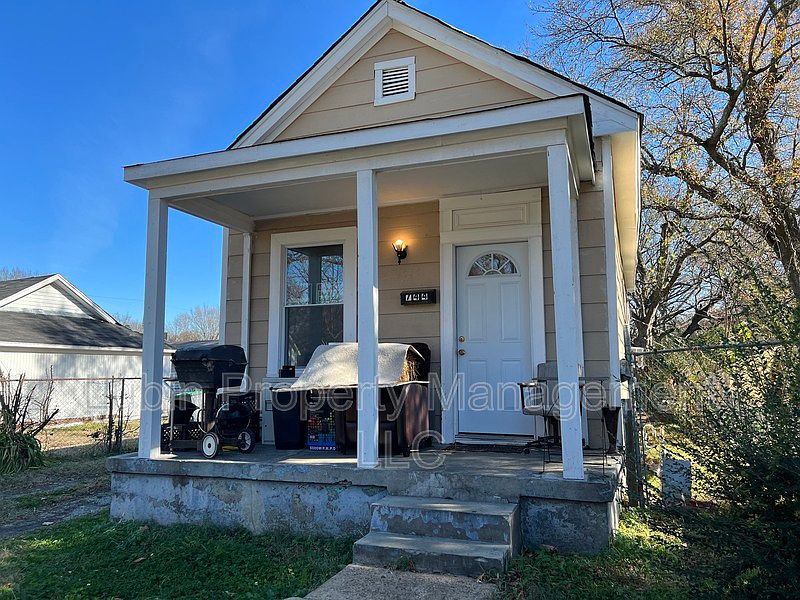 2nd image of 744 Marianna St