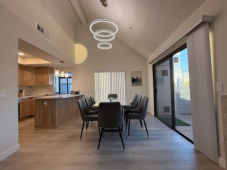 4639 Executive Dr — Photo 3