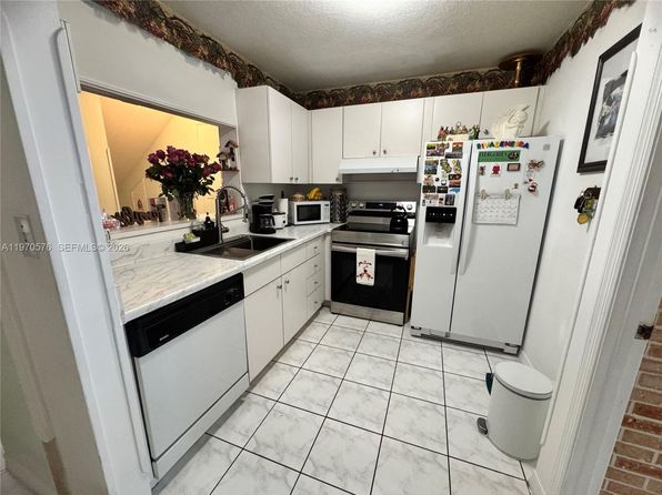 12035 SW 14th St APT 108