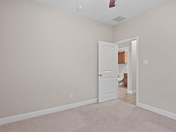 5th image of 233 Glenview Dr