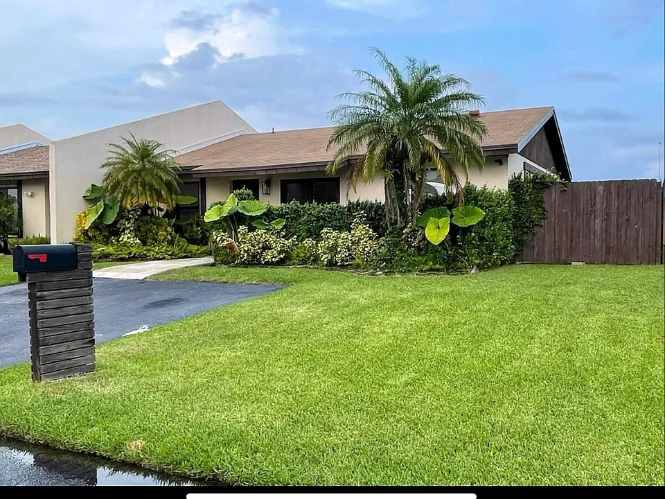 12015 SW 110th Street Cir E