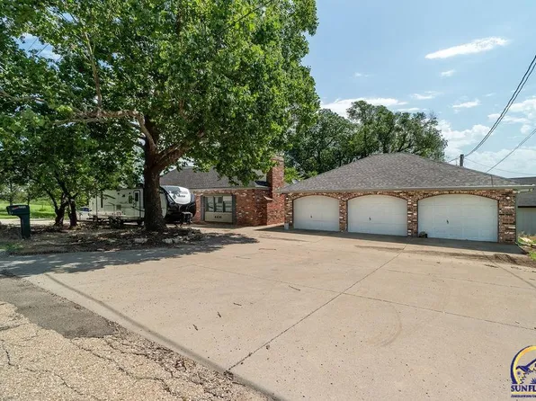 4436 SW Auburn Rd, Topeka, KS 66610