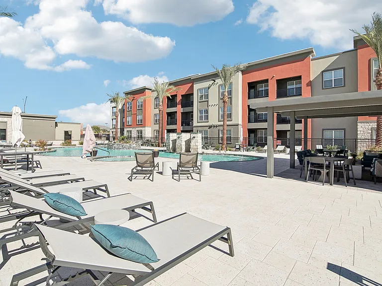 The Maddox Luxury Apartments — Photo 32