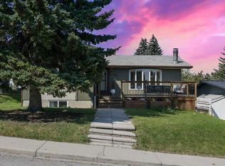 708 S 101st Ave SW, Calgary, AB T2W 0A1