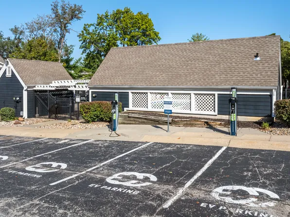 Centennial Park Apartments