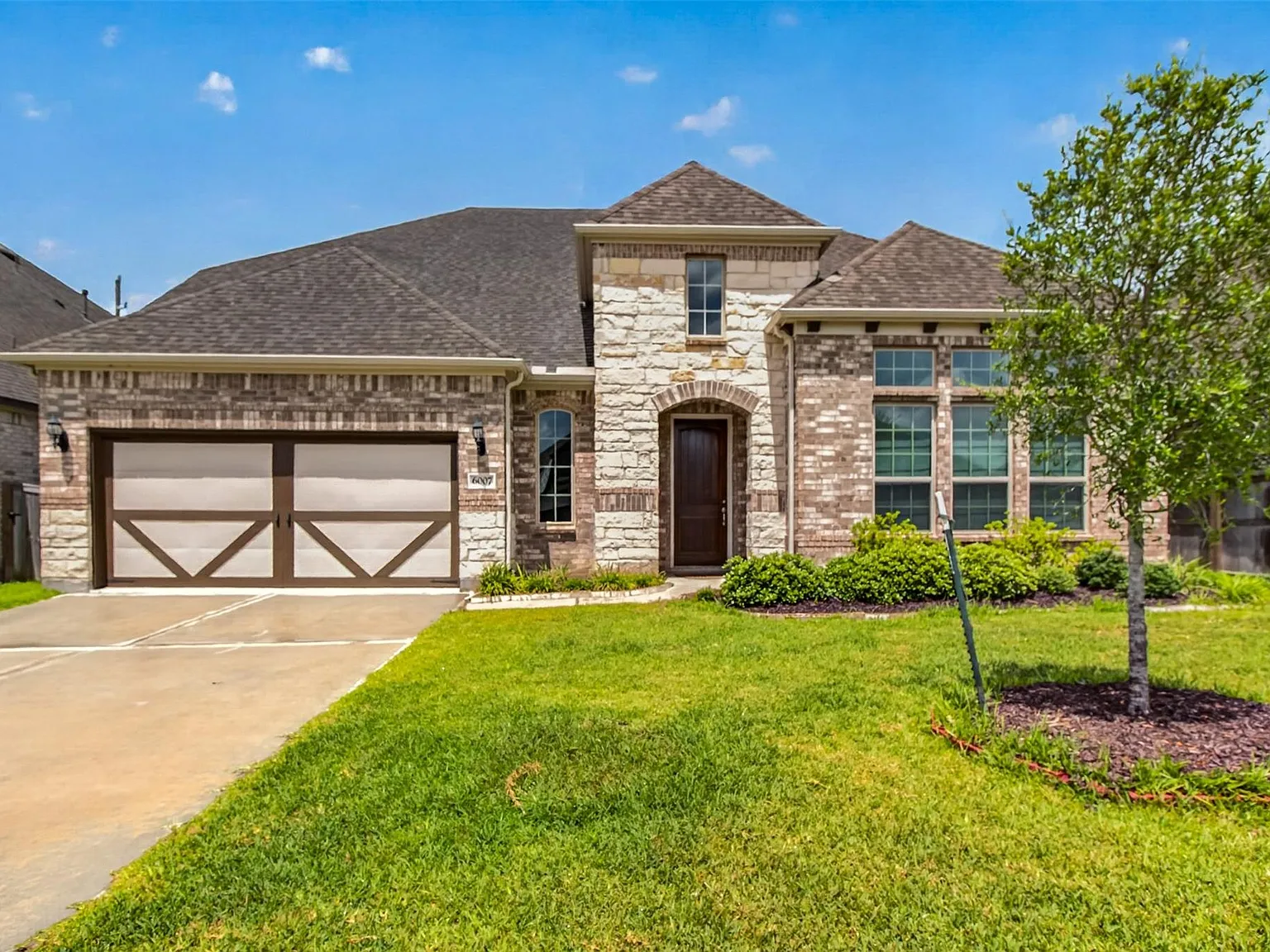 4 bed, 3.0 bath, 3192 sqft, $2,900 — Photo 2