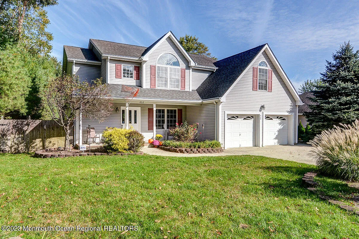 608 Shadow Way photo 1