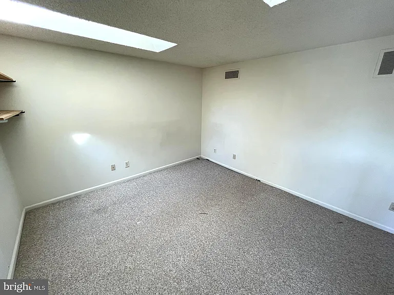245 Carriage Ct #245 — Photo 35