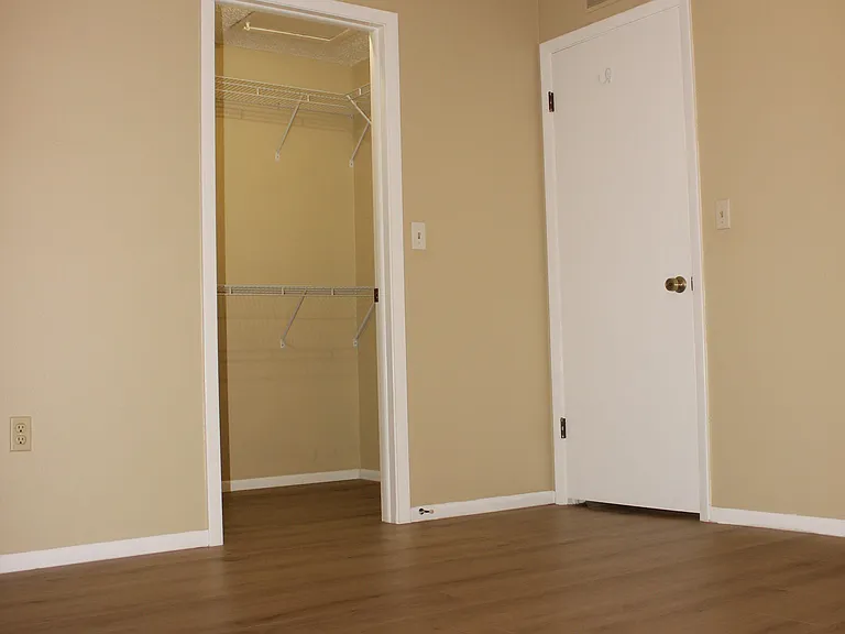 2948 Bancroft Cir E #C — Photo 12