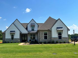 70 Drake Dr, Piperton, TN 38017