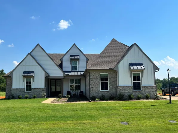 70 Drake Dr, Piperton, TN 38017