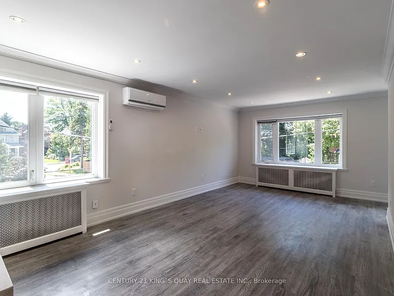 301 Cleveland St #301 — Photo 4
