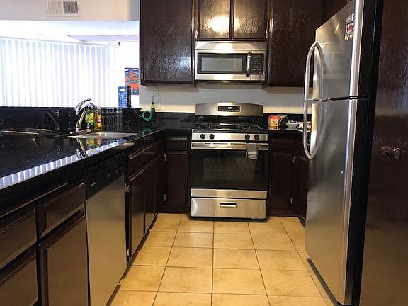 4th image of 7081 Yucca St #105