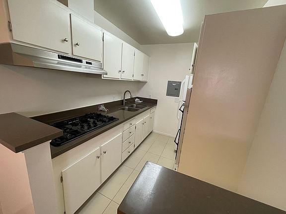 4th image of 1347 N Poinsettia Pl #2