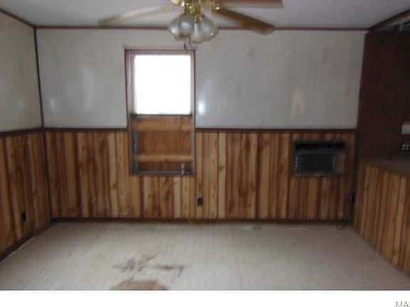 5th image of 519 Leonard Ave