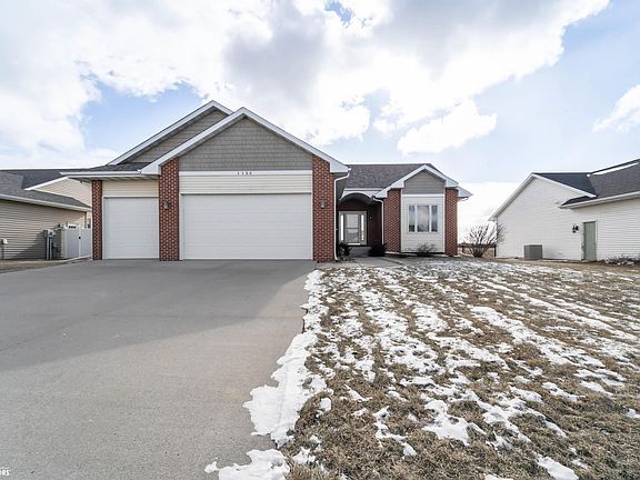 3rd image of 1156 Cherokee St