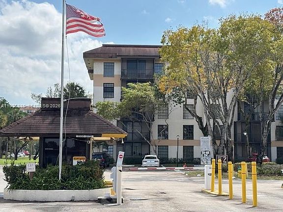 4th image of 5570 NW 44th St APT 204A
