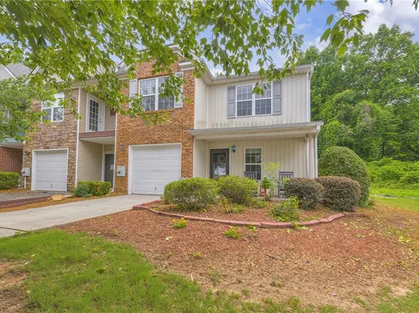 1498 Box Cir, Winder, GA 30680