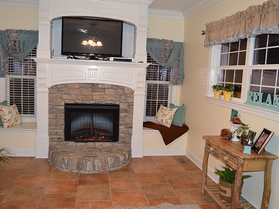 Hearth Room off Kitchen! 