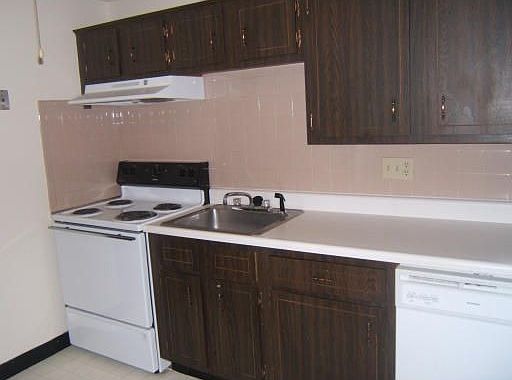 2nd image of 1011 Main St Unit 14