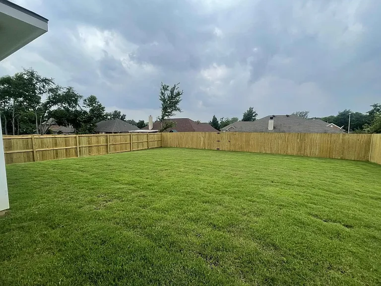 110 S Rainbow Dr — Photo 15