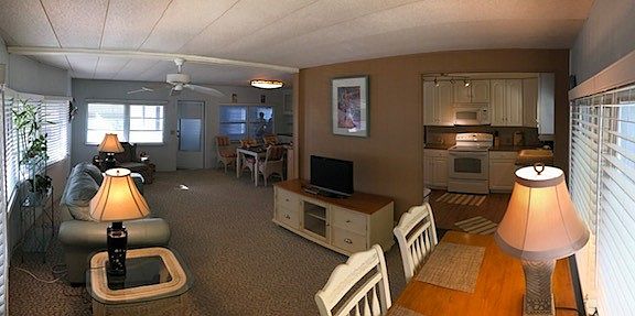 Living room - breakfast nook