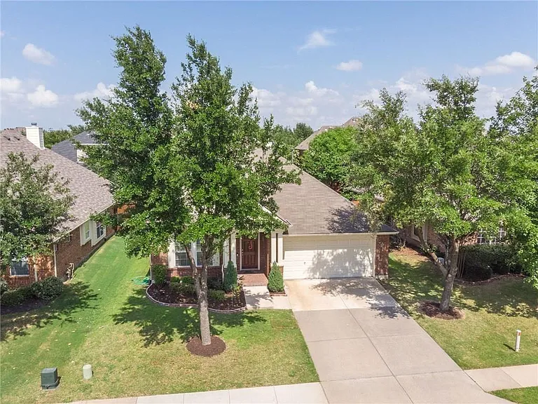 8574 Robertson Dr — Photo 1