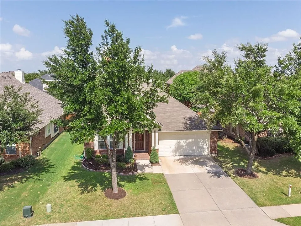 8574 Robertson Dr