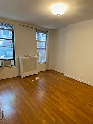 Rented by Green Line Realty | media 16