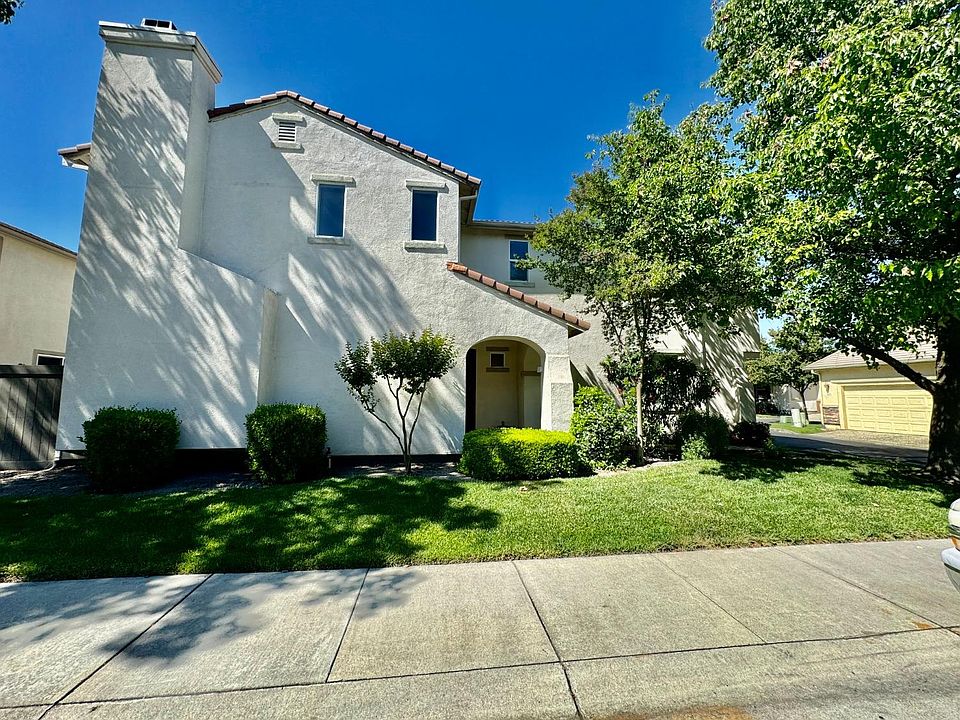 1st image of 471 Natalino Cir