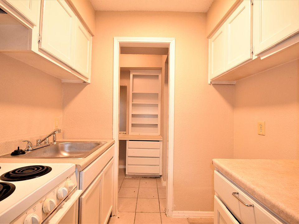 1st image of 208 Morgan Pl #117