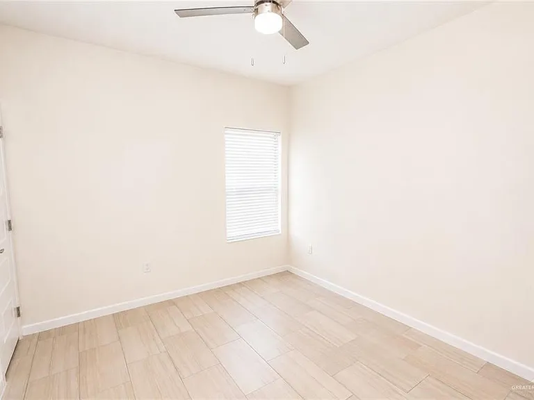 2904 E Israel Ave #C — Photo 8