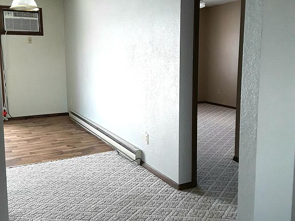 looking into dinette area/bdrm