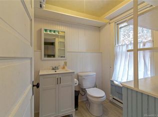 75 Woodland St, Simsbury, CT 06070