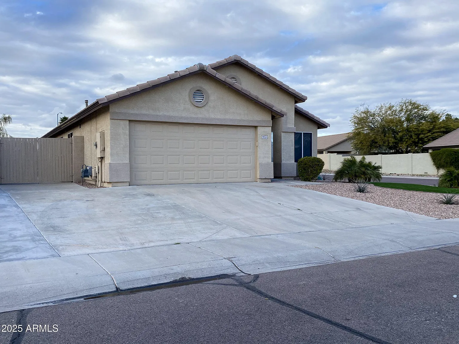 4 bed, 2.0 bath, 1685 sqft, $2,599 — Photo 2