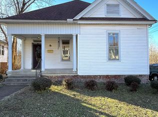 714 N Poplar St, Paris, TN 38242