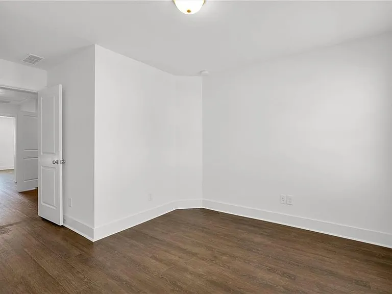 6433 Scudders Dr — Photo 25