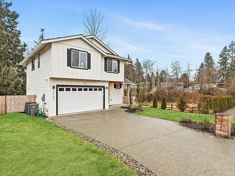 10104 Dakota Way — Photo 2