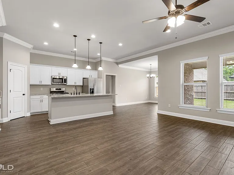 211 Hyperion St — Photo 22