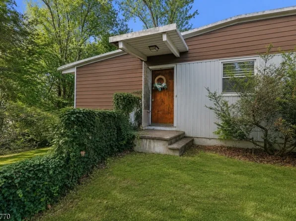 101 Gates Ave, Long Hill Twp., NJ 07933