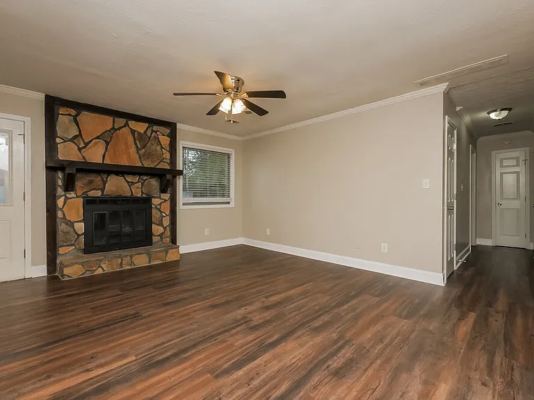 9346 Woodknoll Way — Photo 3