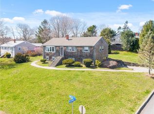 208 Water St, Portsmouth, RI 02871