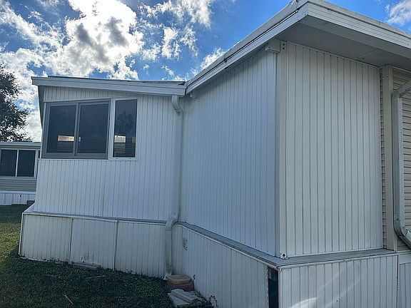 3rd image of 800 Kay Rd NE #1114