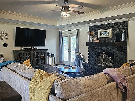 4th image of 6010 Shadyside Ln