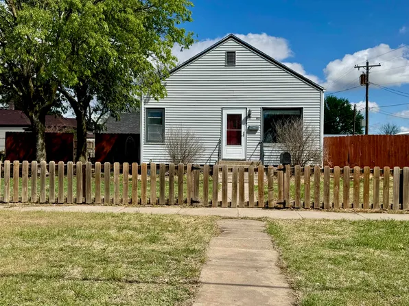 812 Warren Ave, Wakeeney, KS 67672