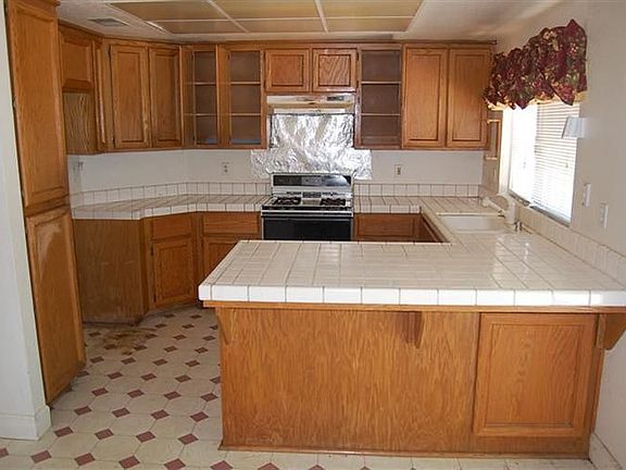 3rd image of 3265 Groveland Way