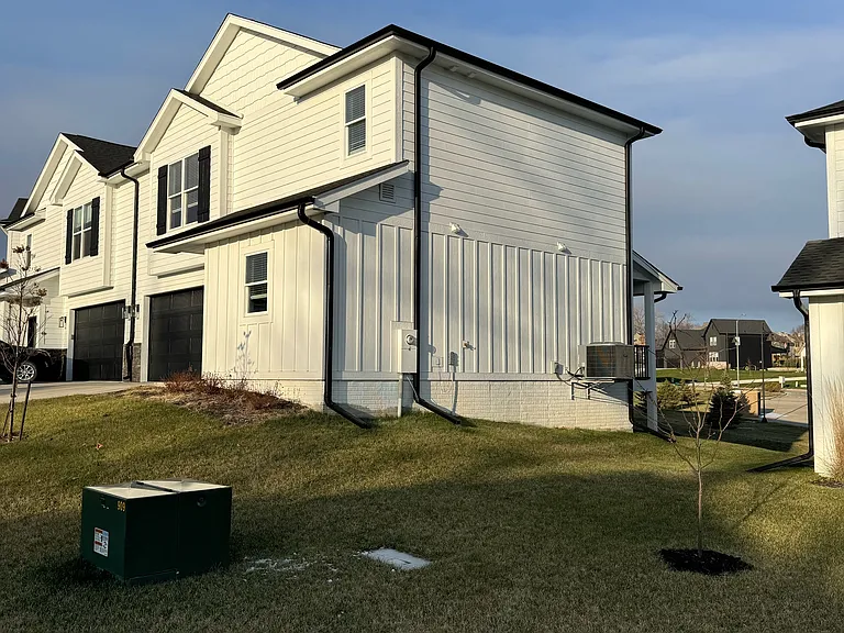 909 Ledgestone Ct — Photo 4